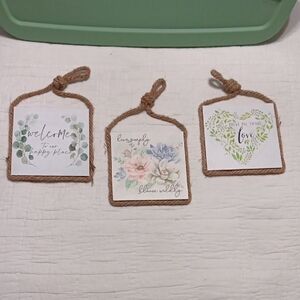 Set of 3 Decorative Hanging Signs with Floral Designs